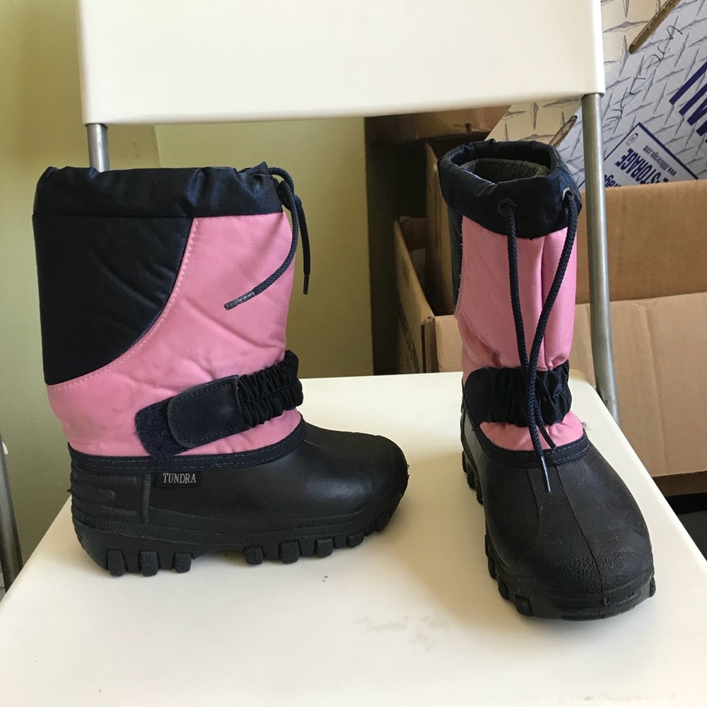 Tundra pink and blue snow boots